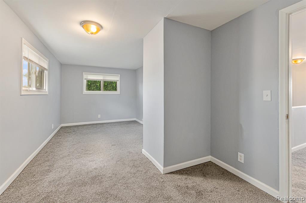 24309 Tuscany Avenue Property Photo 17