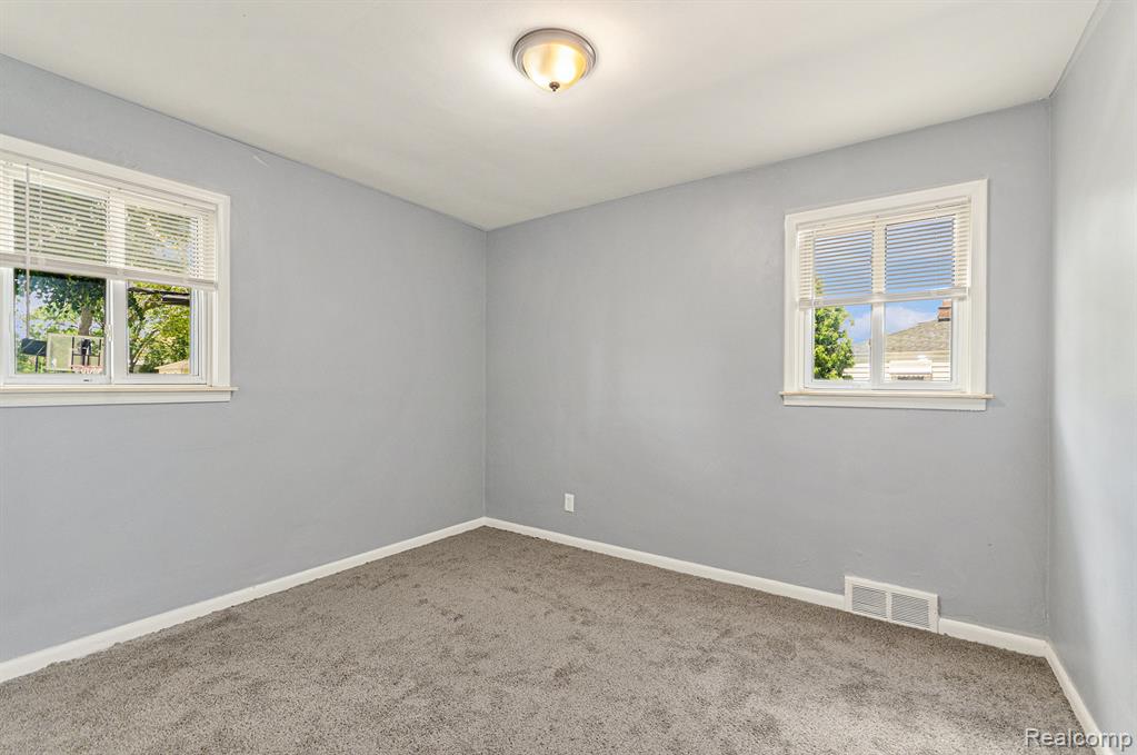 24309 Tuscany Avenue Property Photo 18