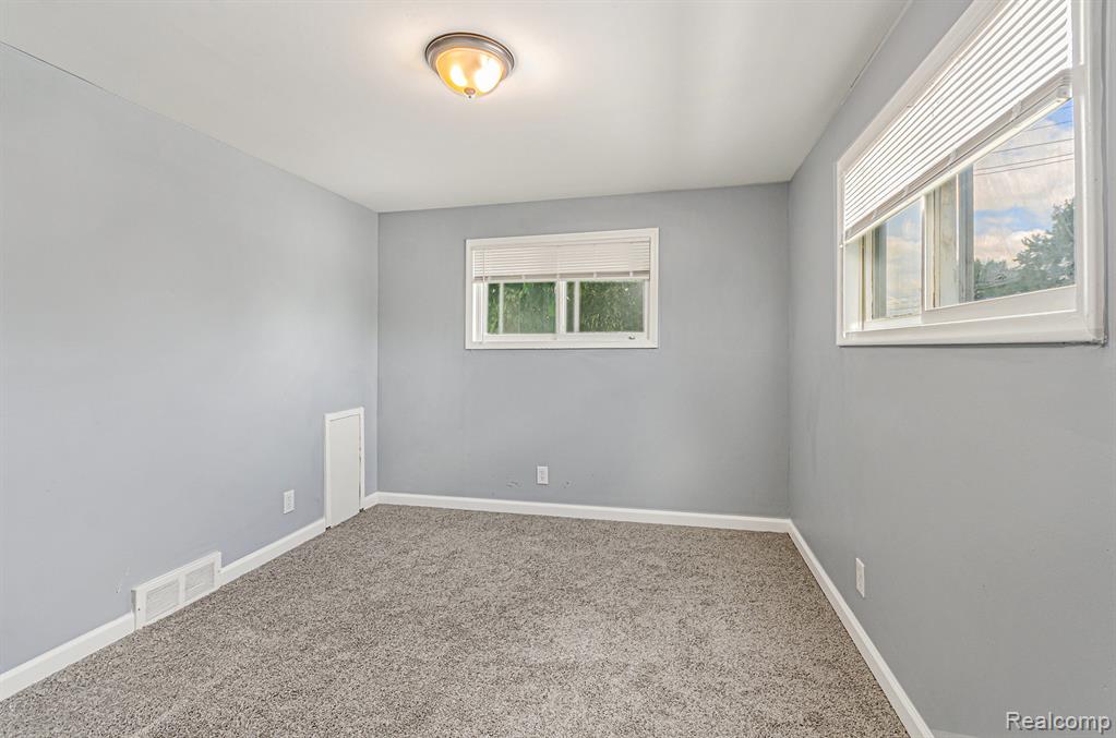 24309 Tuscany Avenue Property Photo 23