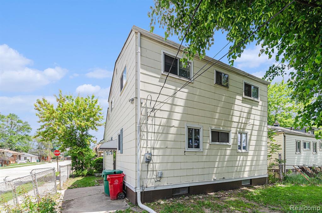 24309 Tuscany Avenue Property Photo 25