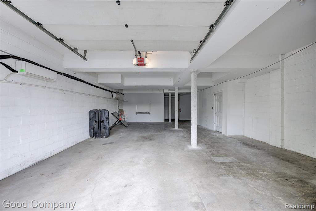 522 E 9 Mile Road Property Photo 2