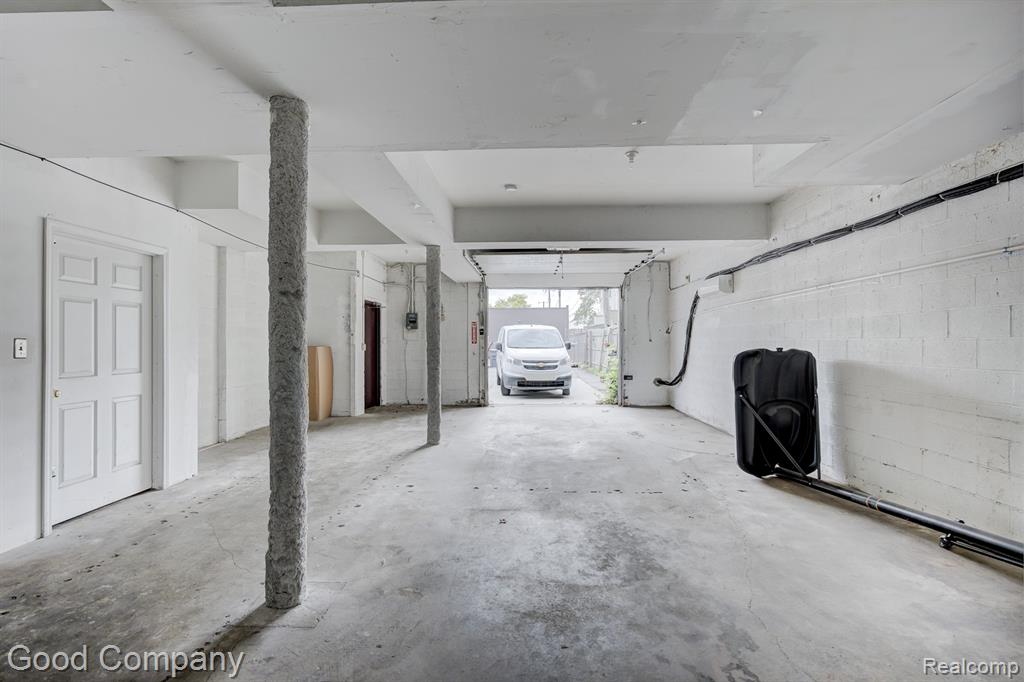 522 E 9 Mile Road Property Photo 3