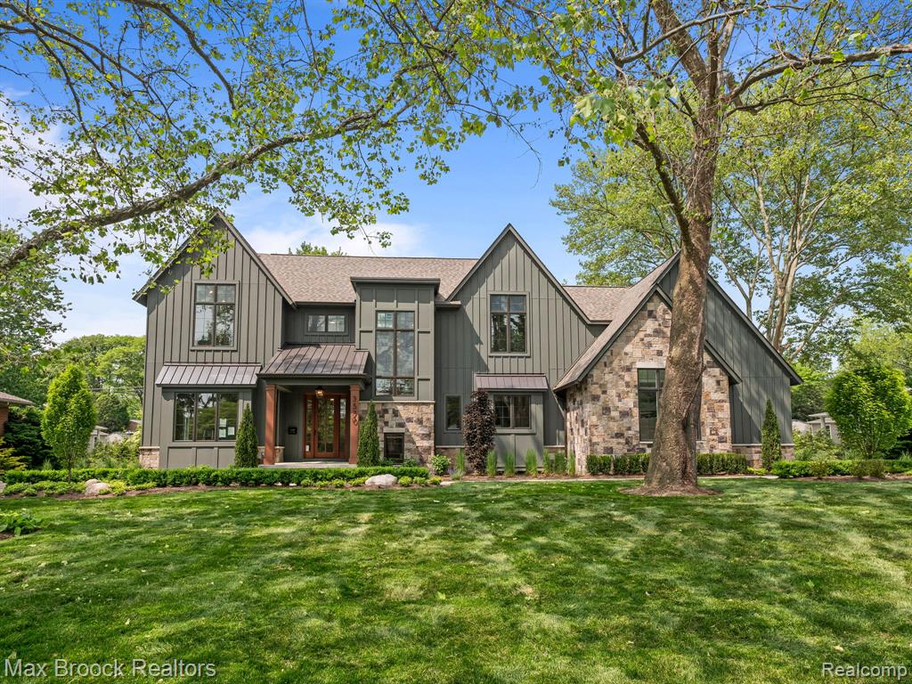 3570 Berkshire Drive Property Photo 1