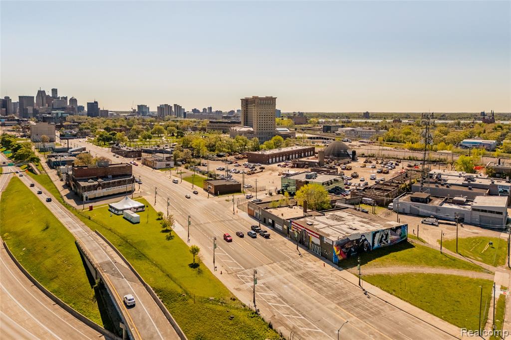 2647 Michigan Avenue Property Photo 4