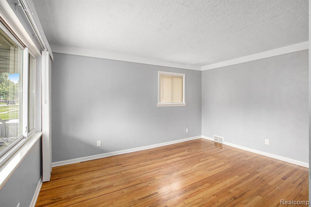 7612 Clippert Street Property Photo 8