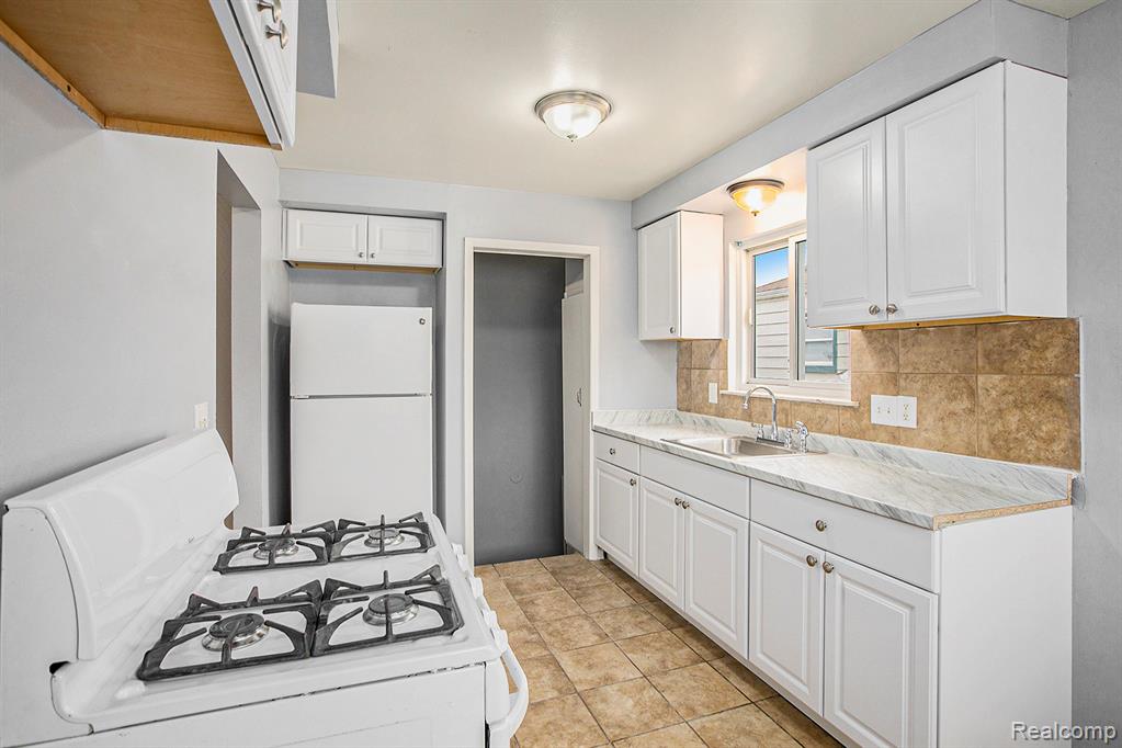 7612 Clippert Street Property Photo 11