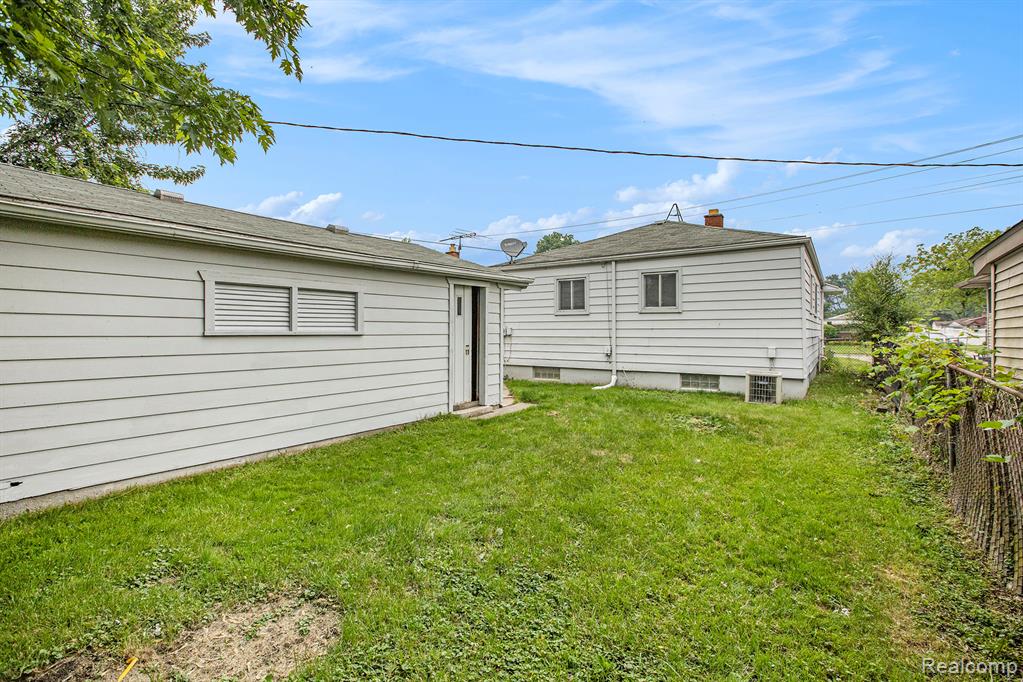 7612 Clippert Street Property Photo 25