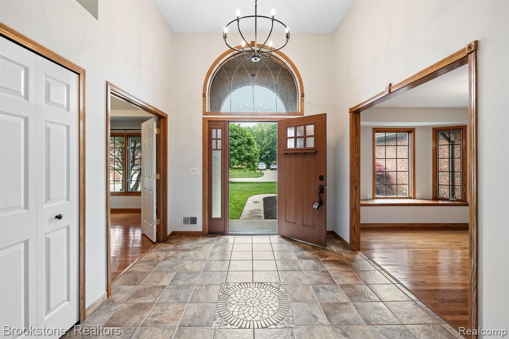 26569 Autumn Lake Drive Property Photo 10