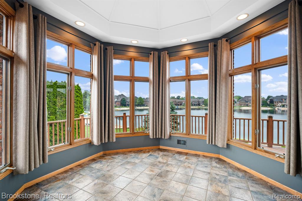26569 Autumn Lake Drive Property Photo 15