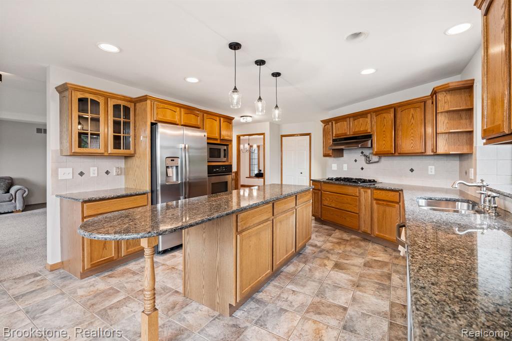 26569 Autumn Lake Drive Property Photo 17