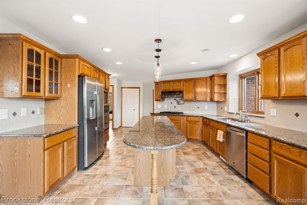 26569 Autumn Lake Drive Property Photo 18