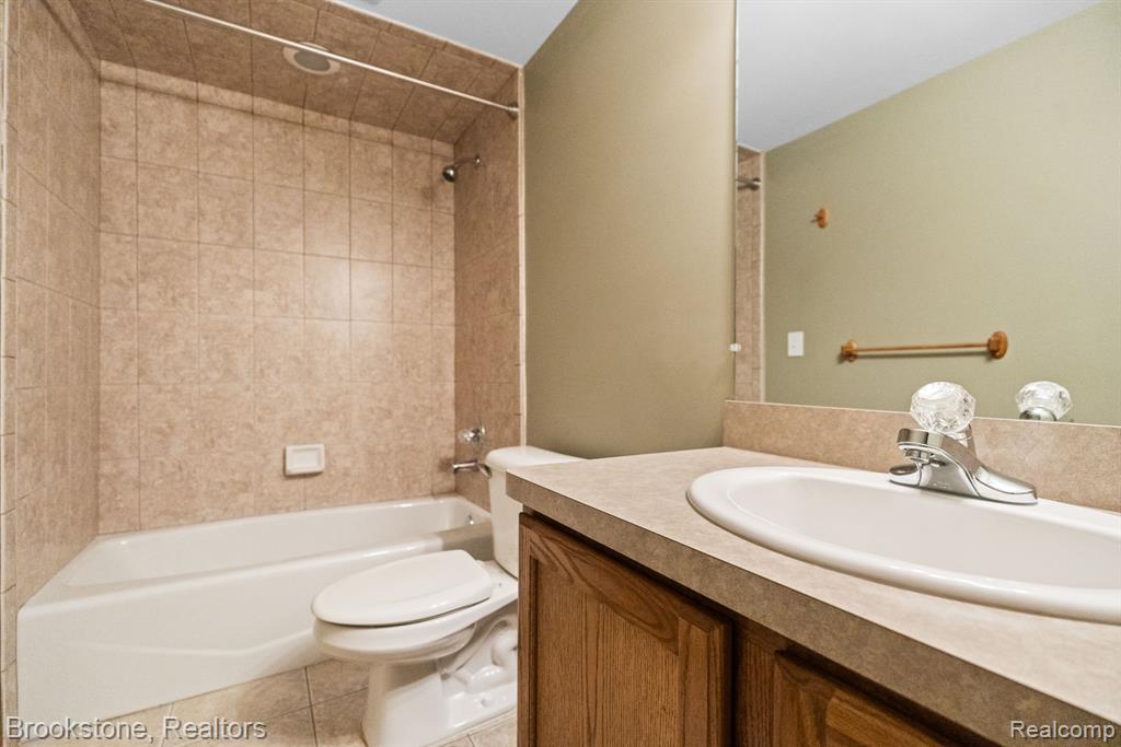 26569 Autumn Lake Drive Property Photo 42