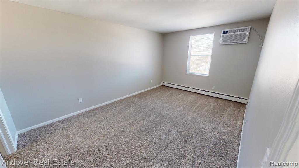 500 E Monroe Street Property Photo 9