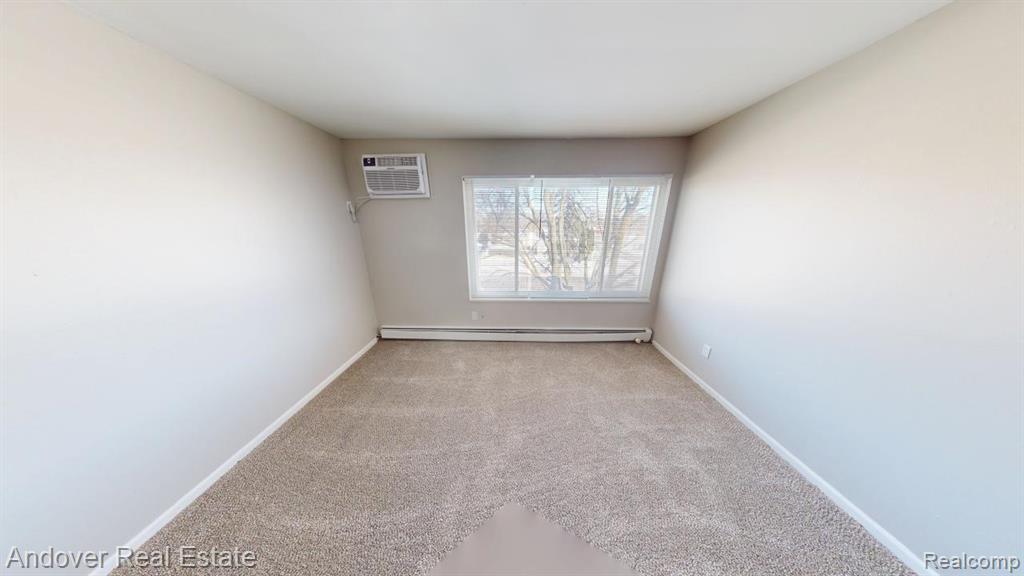 500 E Monroe Street Property Photo 13