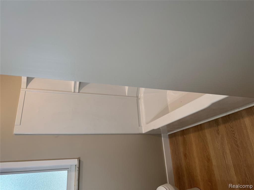 4227 Crooks Road Property Photo 5