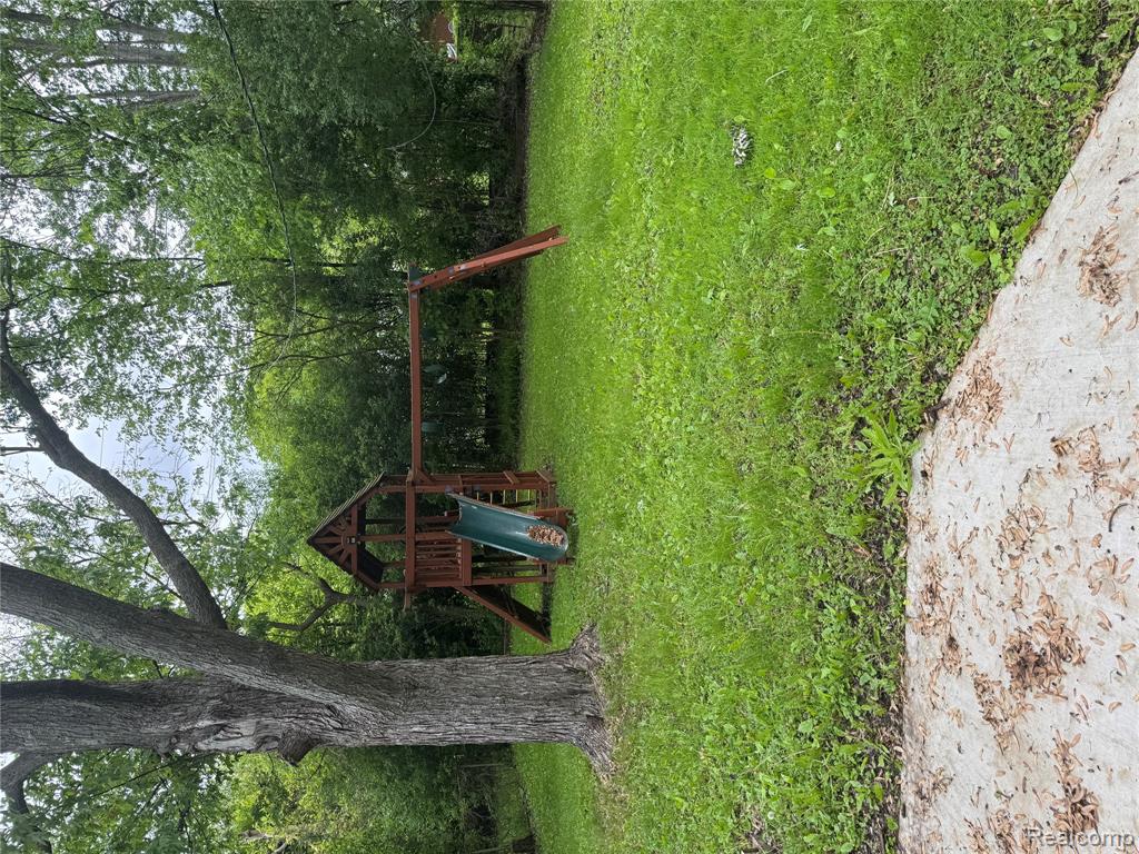 4227 Crooks Road Property Photo 10