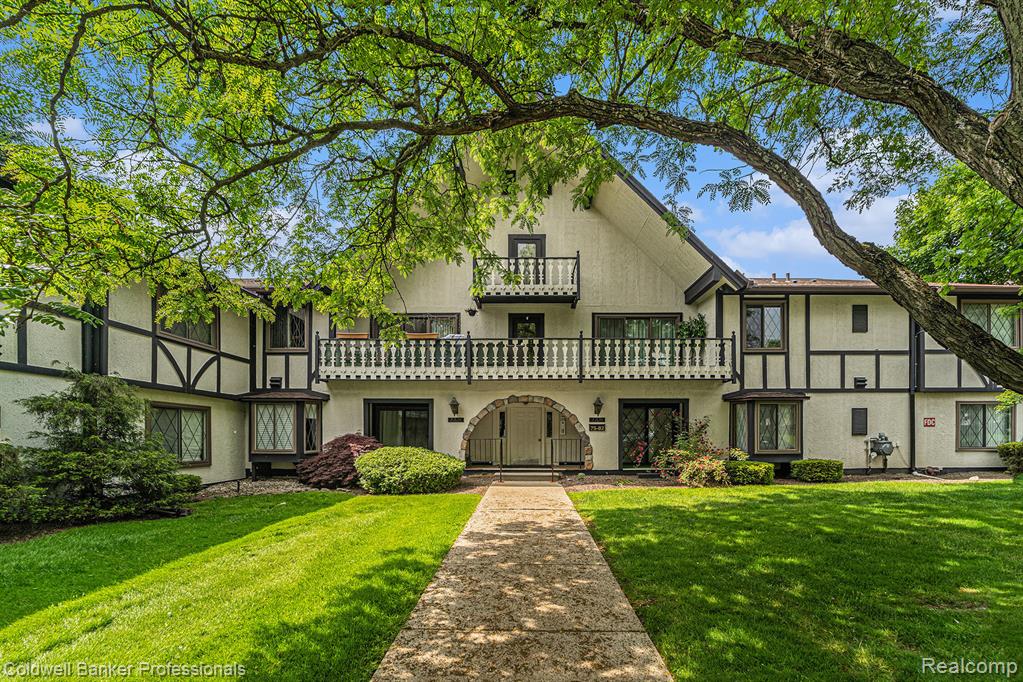 42160 Woodward Avenue Property Photo 1