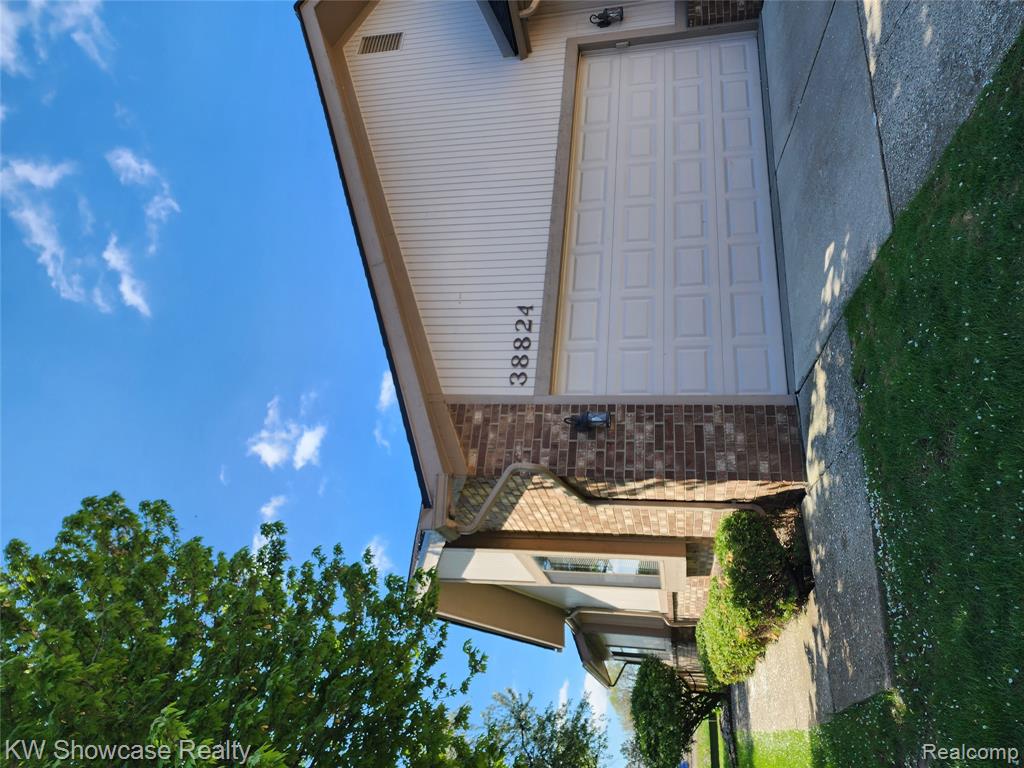 38824 Windmill Pointe Property Photo 2