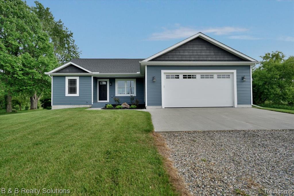 437 Angle Road Property Photo 1