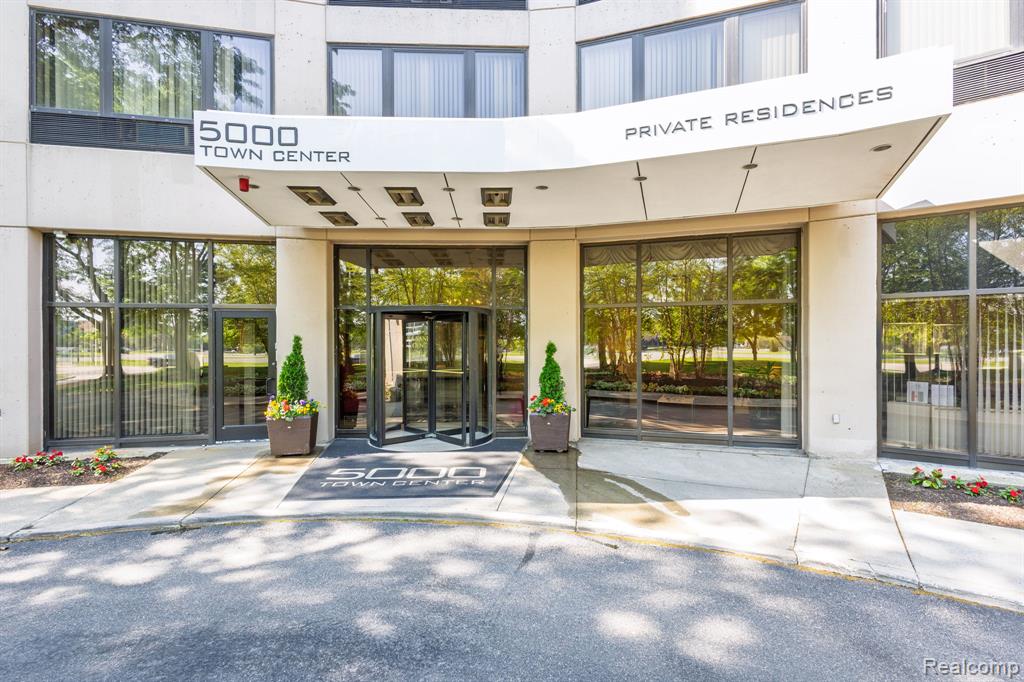 5000 Town Center Property Photo 1