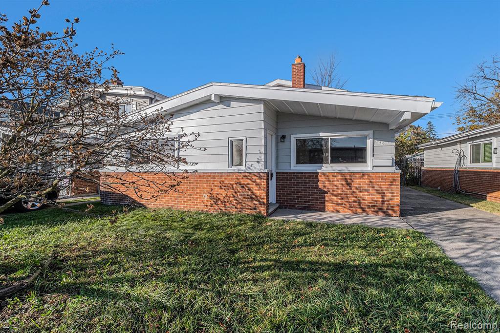 408 W Jarvis Avenue Property Photo 2