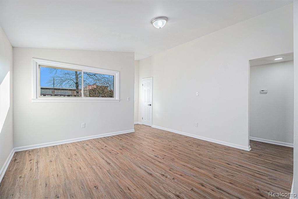 408 W Jarvis Avenue Property Photo 5