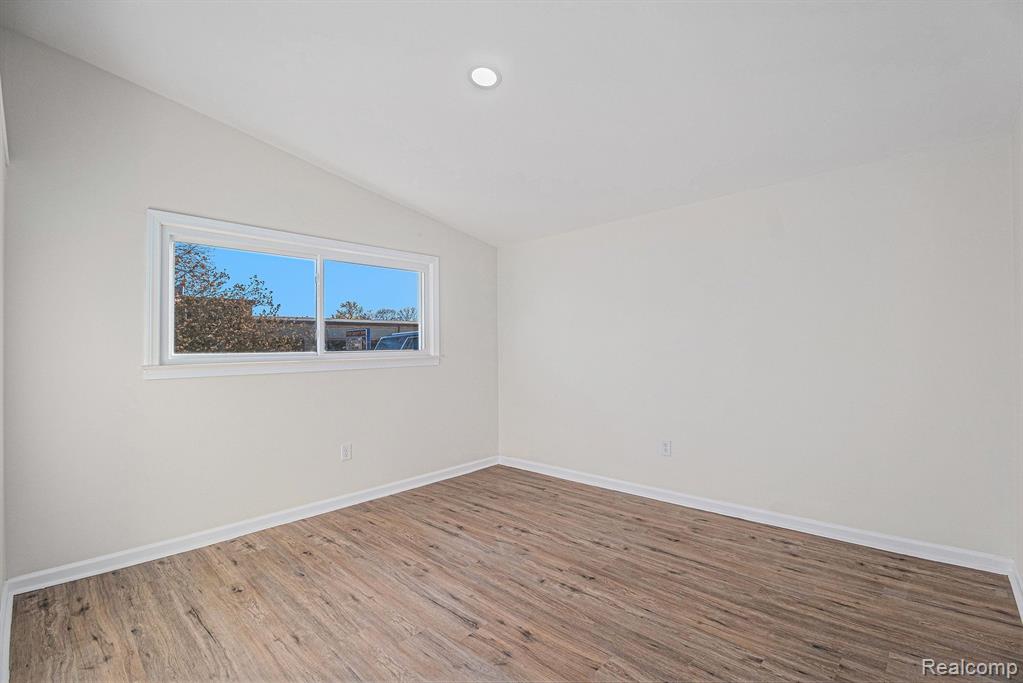 408 W Jarvis Avenue Property Photo 11