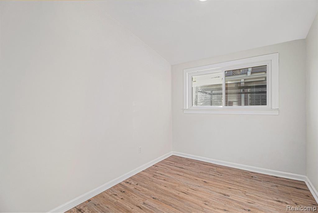 408 W Jarvis Avenue Property Photo 14