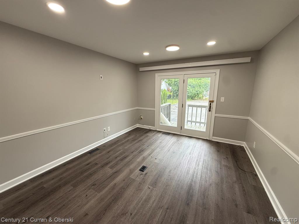 22332 Garrison Street Property Photo 5