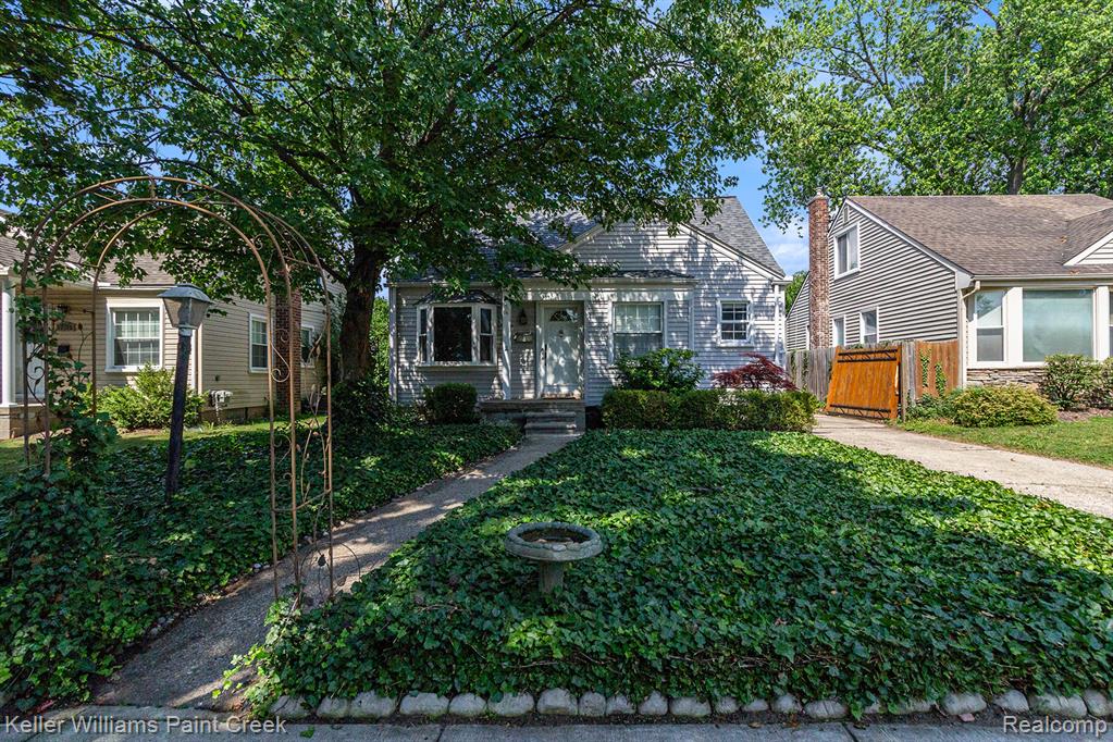 3307 Ellwood Avenue Property Photo 1