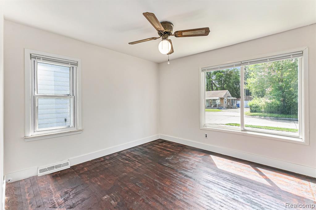 21048 Audrey Avenue Property Photo 4