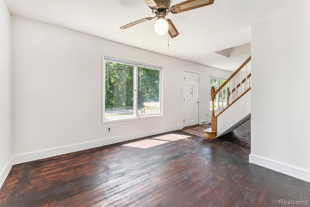 21048 Audrey Avenue Property Photo 5