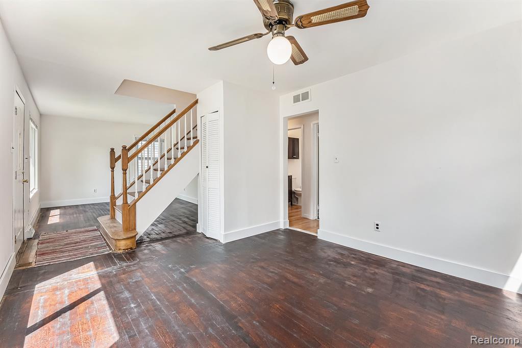 21048 Audrey Avenue Property Photo 6