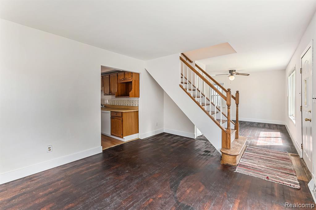 21048 Audrey Avenue Property Photo 8