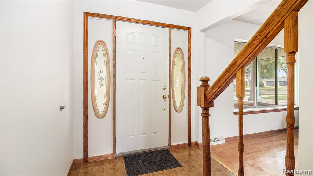 11447 Canterbury Drive Property Photo 3