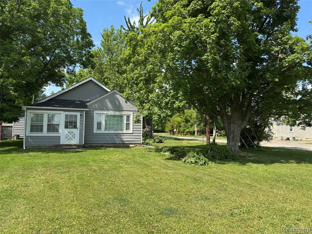 28112 Ecorse Road Property Photo 1