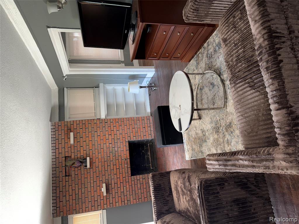 1625 Lawrence Property Photo 3
