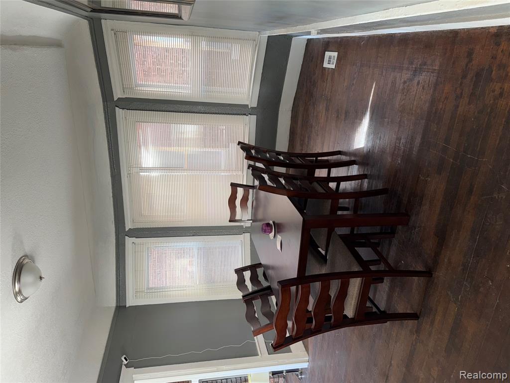 1625 Lawrence Property Photo 4