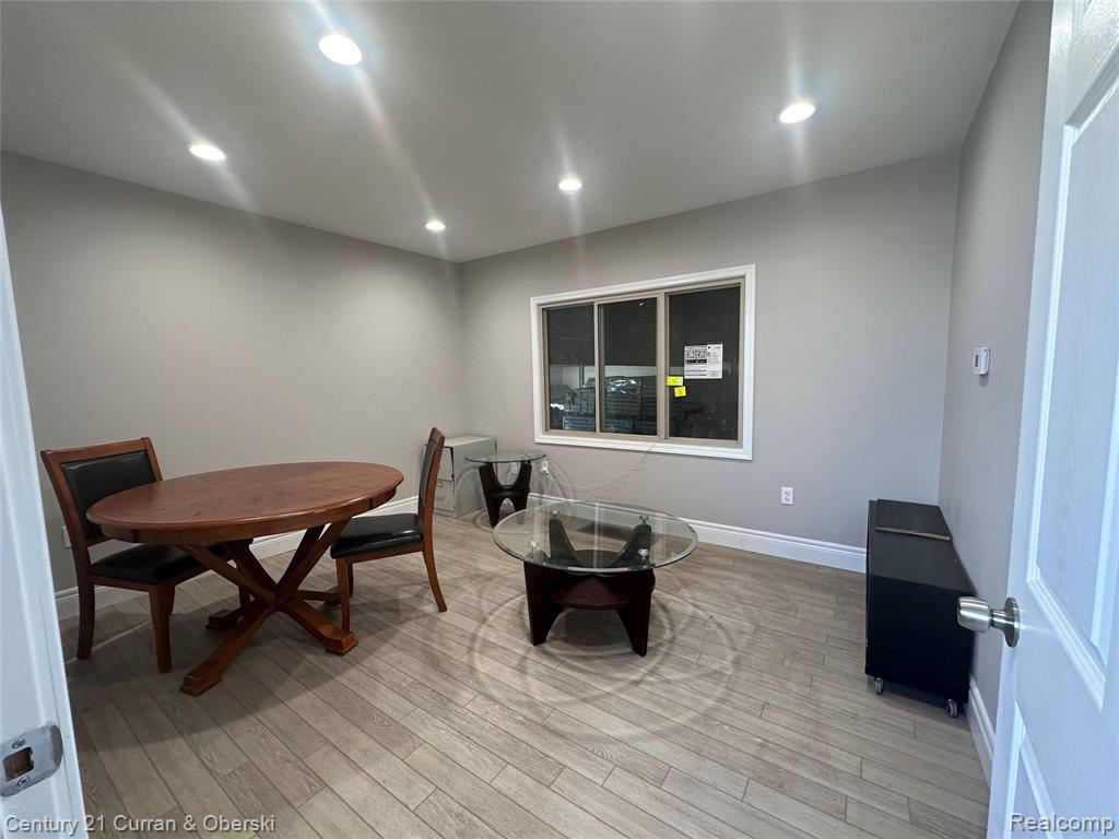 23140 W 8 Mile Road Property Photo 9
