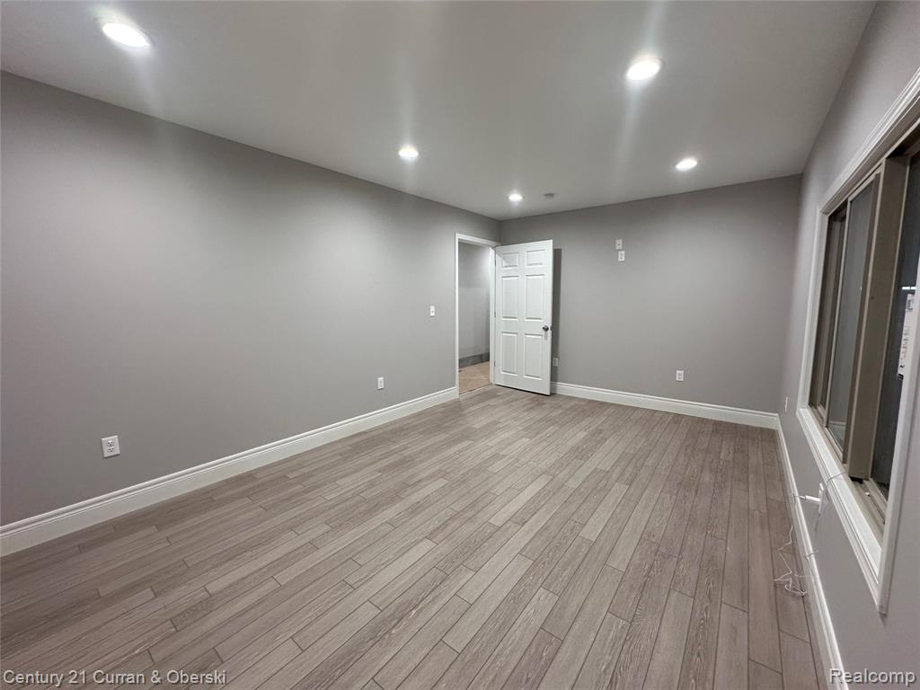 23140 W 8 Mile Road Property Photo 14