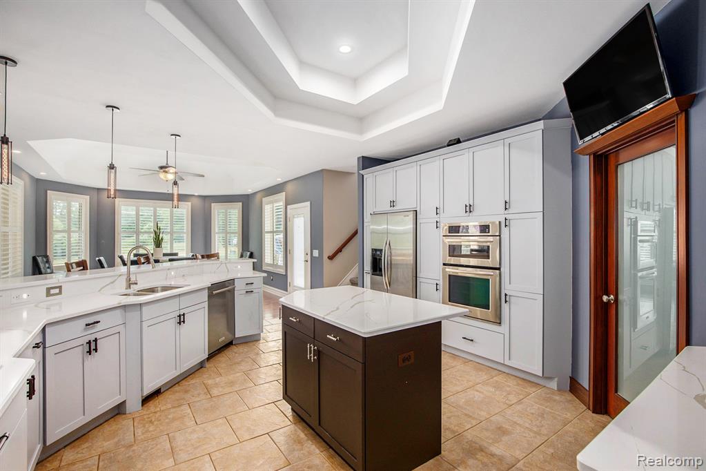 8670 Country Manor Drive Property Photo 7
