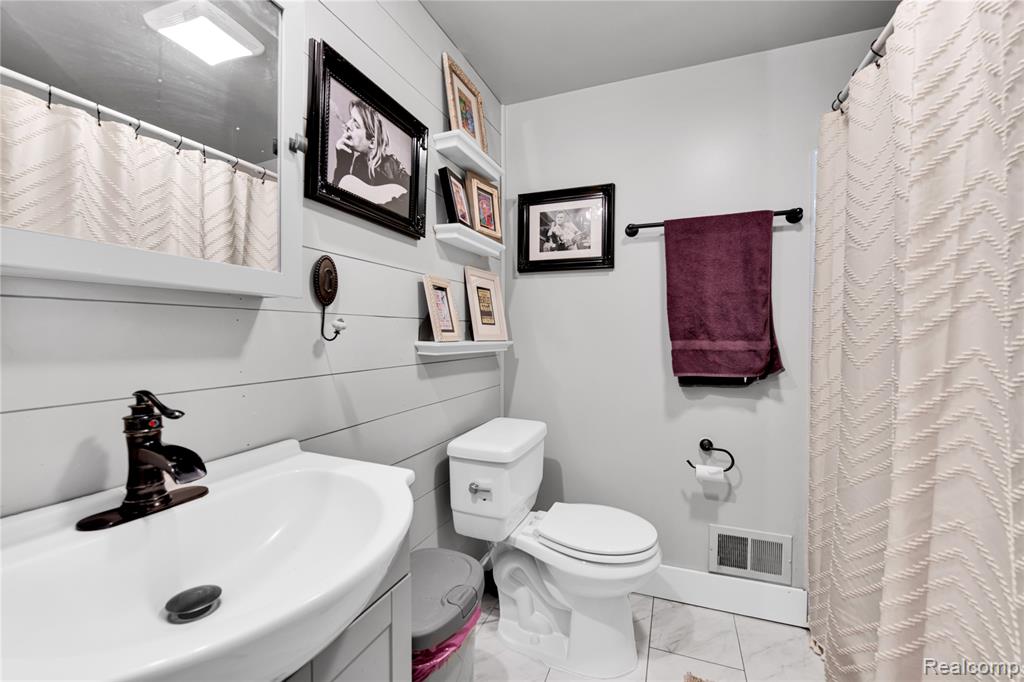 4826 Evans Court Property Photo 19