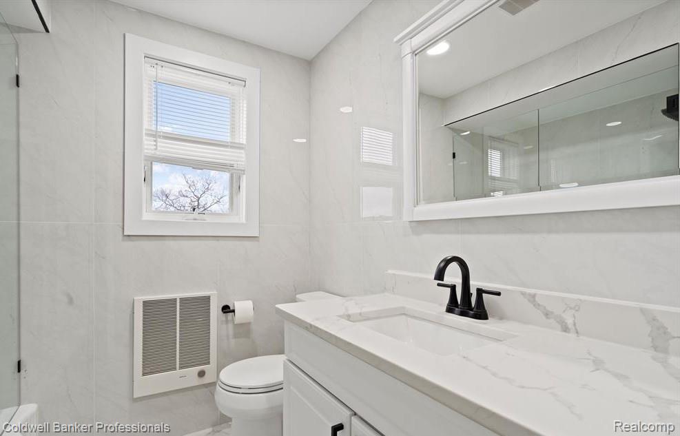 201 Southfield Road Property Photo 14