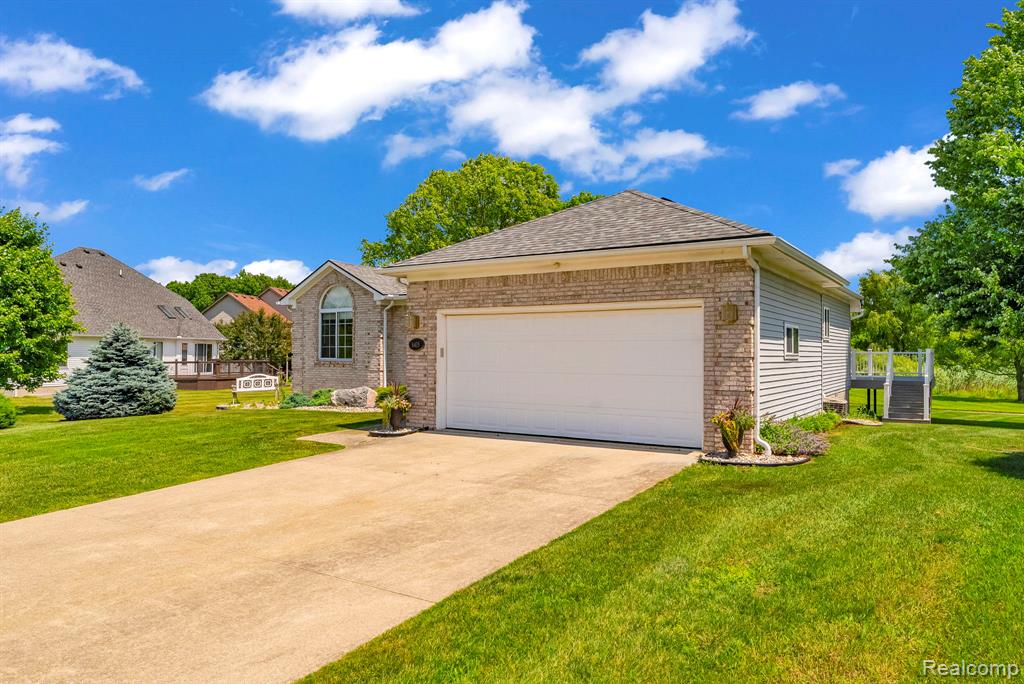 8419 Forest Glen Drive Property Photo 4