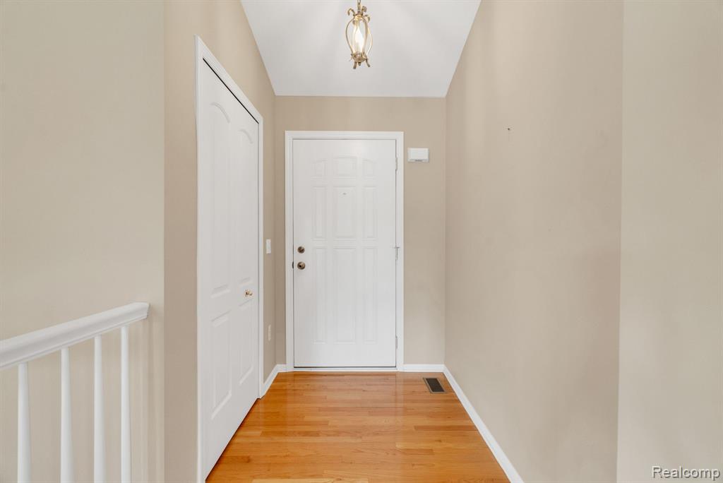 8419 Forest Glen Drive Property Photo 9