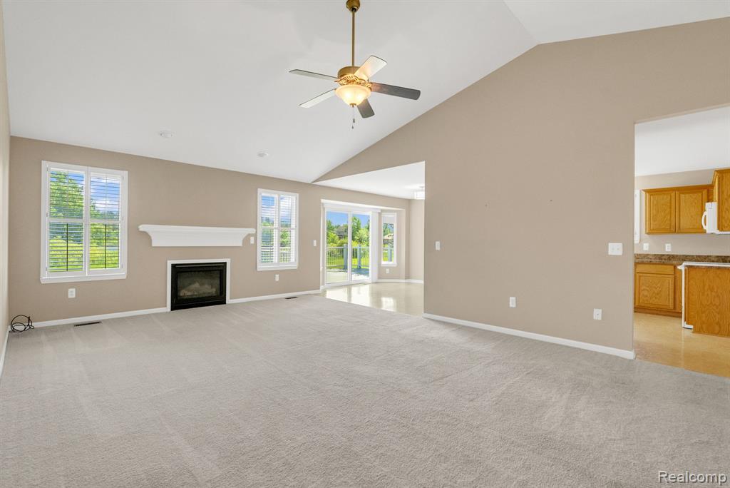 8419 Forest Glen Drive Property Photo 10