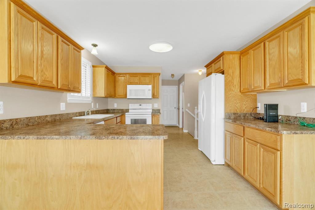 8419 Forest Glen Drive Property Photo 19