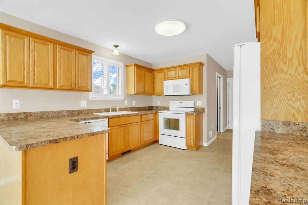 8419 Forest Glen Drive Property Photo 20