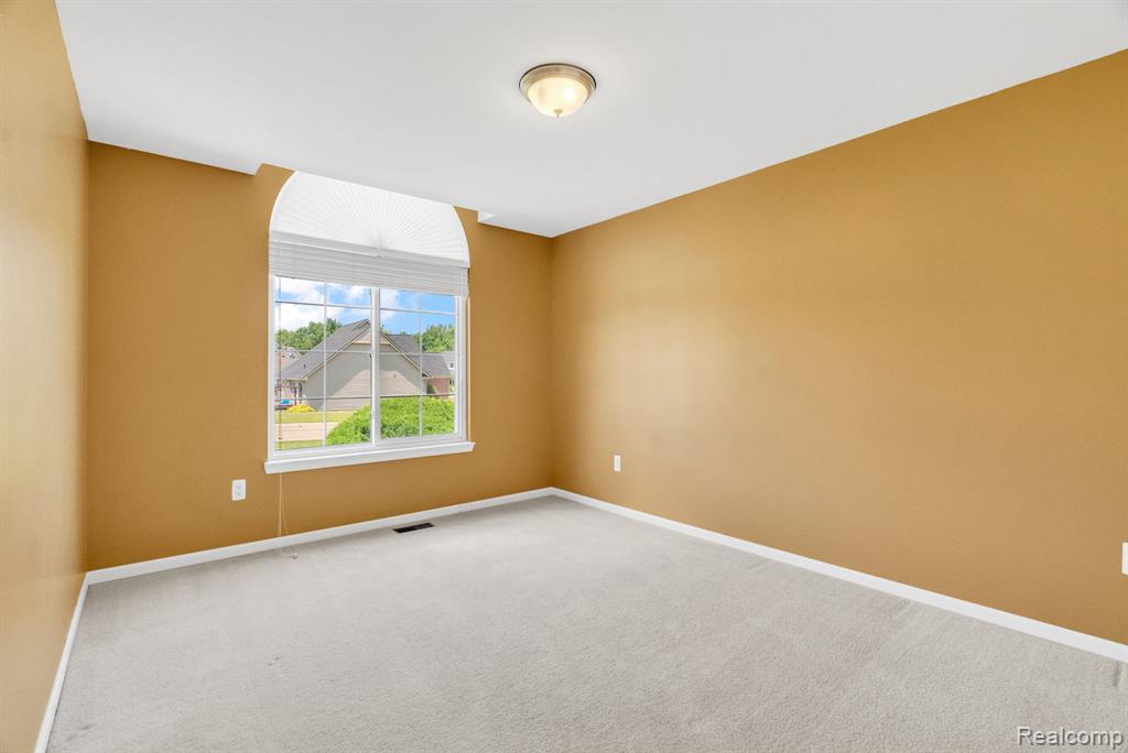 8419 Forest Glen Drive Property Photo 33