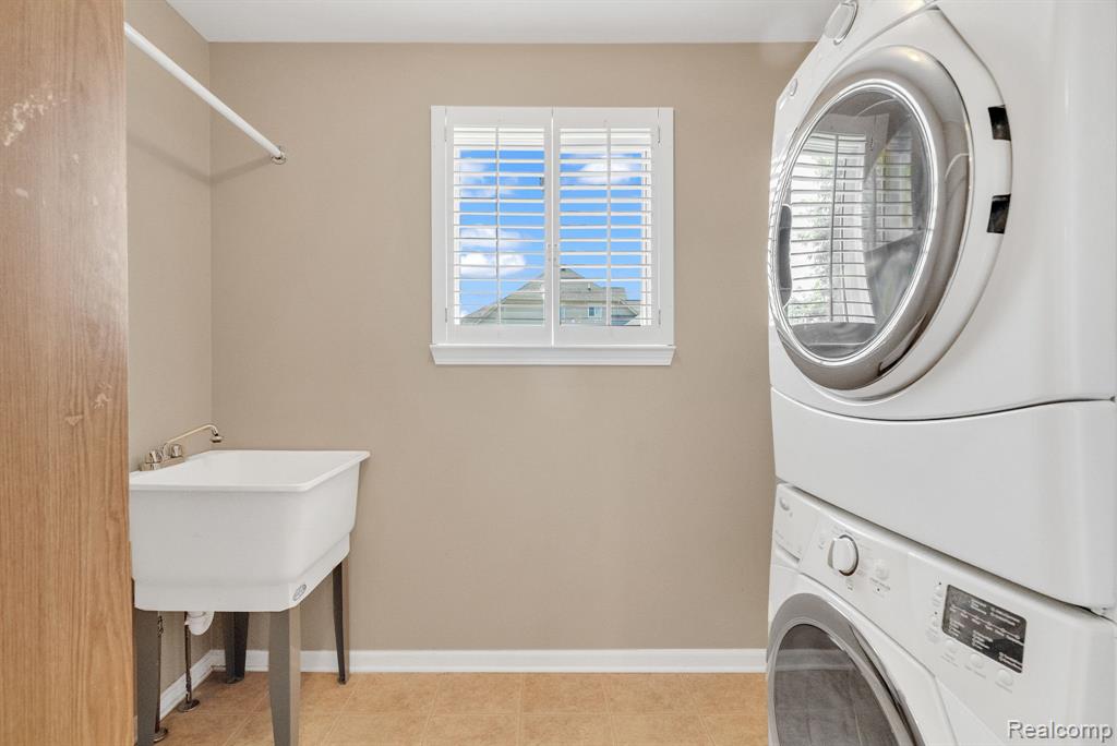 8419 Forest Glen Drive Property Photo 40